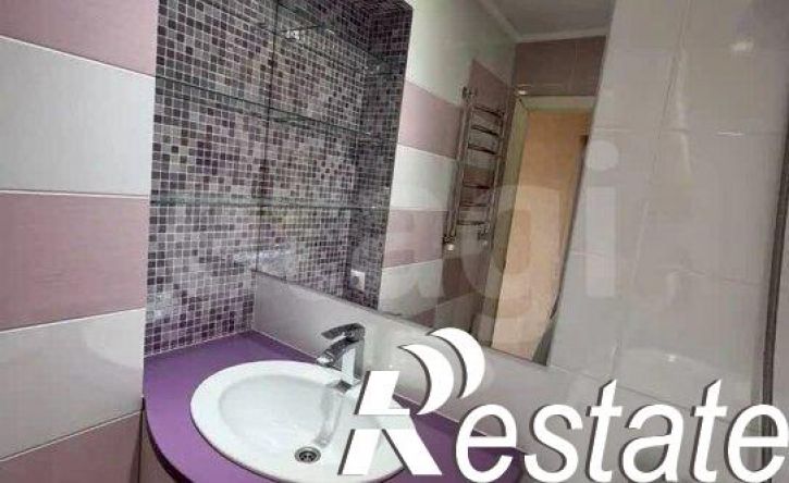 3-комн квартира Лазурная улица, 52,  д. 52