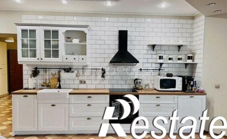 3-комн квартира улица Профинтерна, 38А,  д. 38А