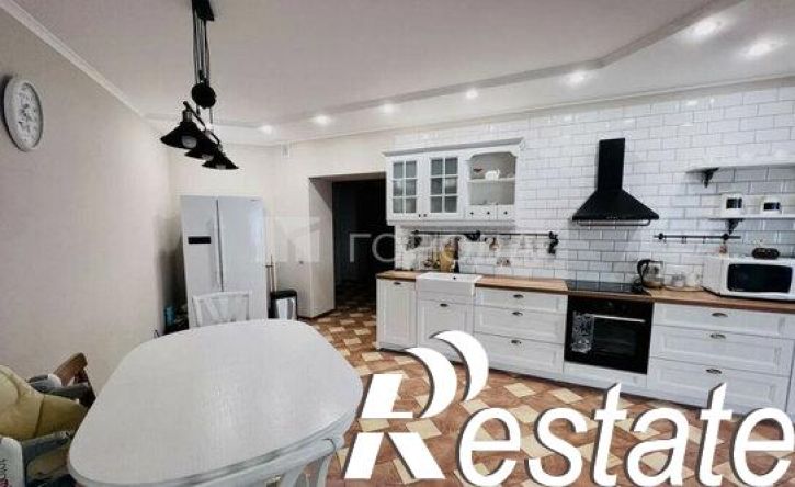 3-комн квартира улица Профинтерна, 38А,  д. 38А