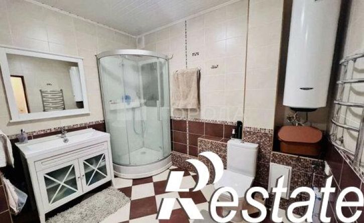 3-комн квартира улица Профинтерна, 38А,  д. 38А