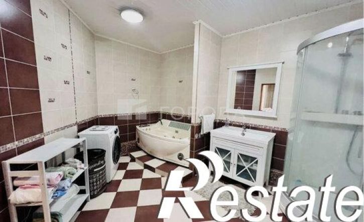 3-комн квартира улица Профинтерна, 38А,  д. 38А