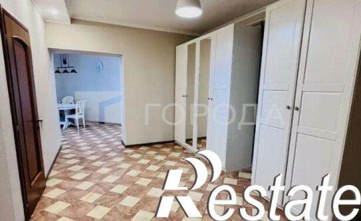3-комн квартира улица Профинтерна, 38А,  д. 38А