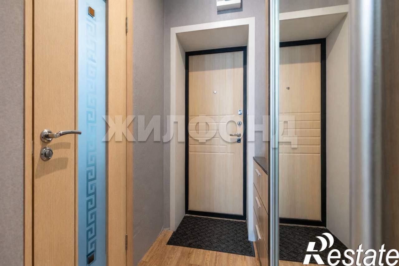 Купить студию за 4 750 000 рублей на Юрина улица, д.180Д