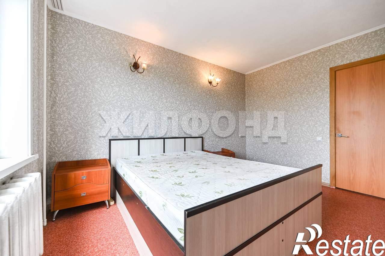 Купить квартиру за 5 699 000 рублей на Юрина улица, д.219