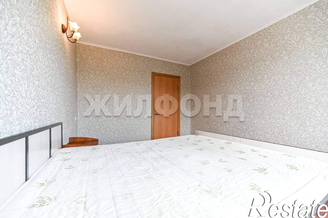 Купить квартиру за 5 699 000 рублей на Юрина улица, д.219