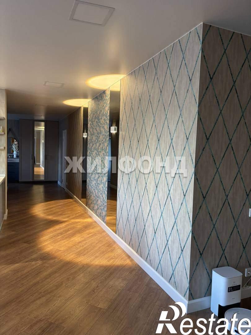 Купить квартиру за 17 000 000 рублей на Павловский тракт, д.243