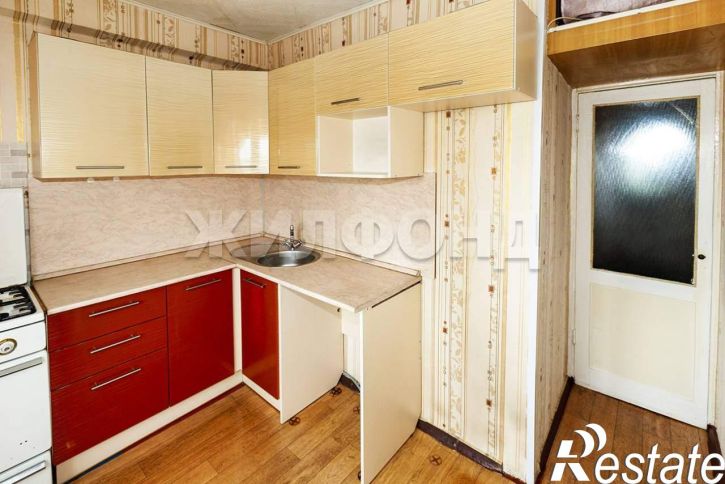 3-комн квартира Антона Петрова улица, д.226