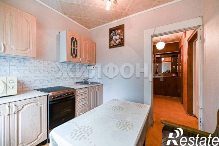3-комн квартира Островского улица, д.8