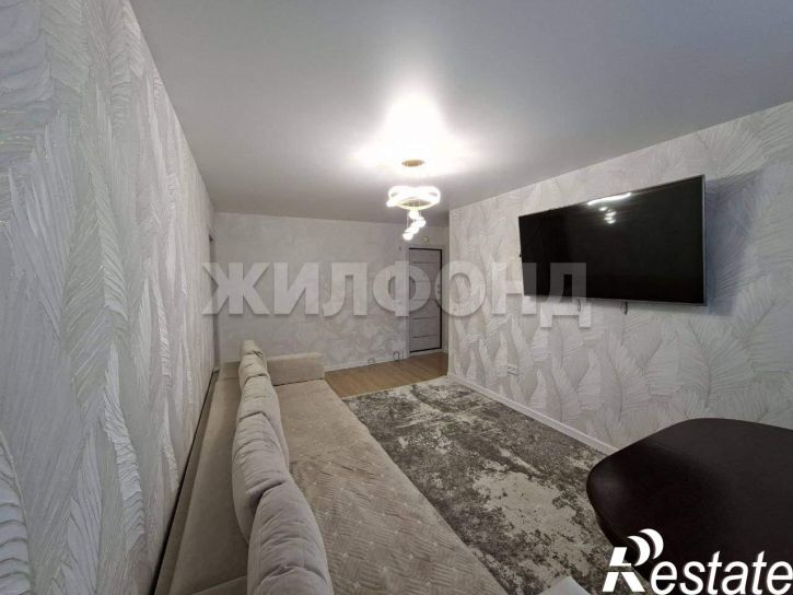 3-комн квартира Сухэ-Батора улица, д.11