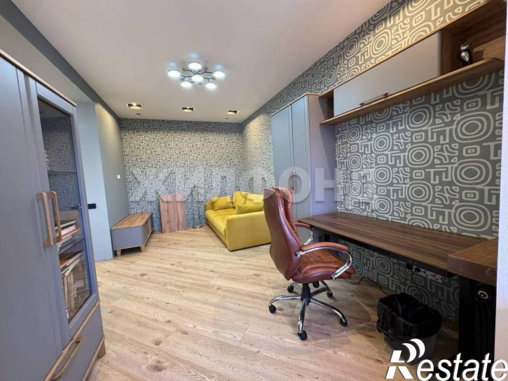 4-комн квартира Комсомольский проспект, д.40