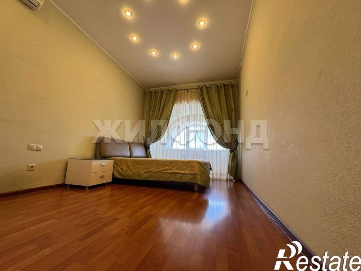 4-комн квартира Комсомольский проспект, д.40