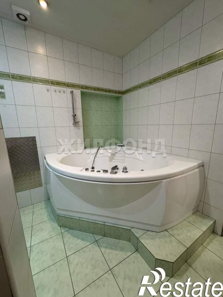 4-комн квартира Комсомольский проспект, д.40