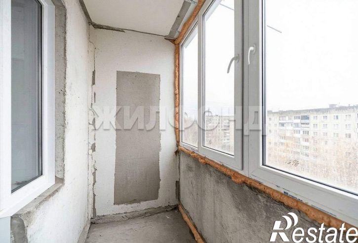 3-комн квартира Антона Петрова улица, д.262