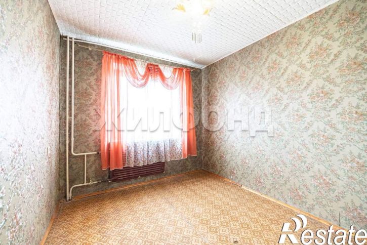 3-комн квартира Антона Петрова улица, д.262