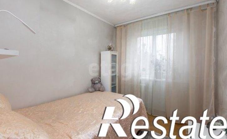 4-комн квартира улица Антона Петрова, 152,  д. 152