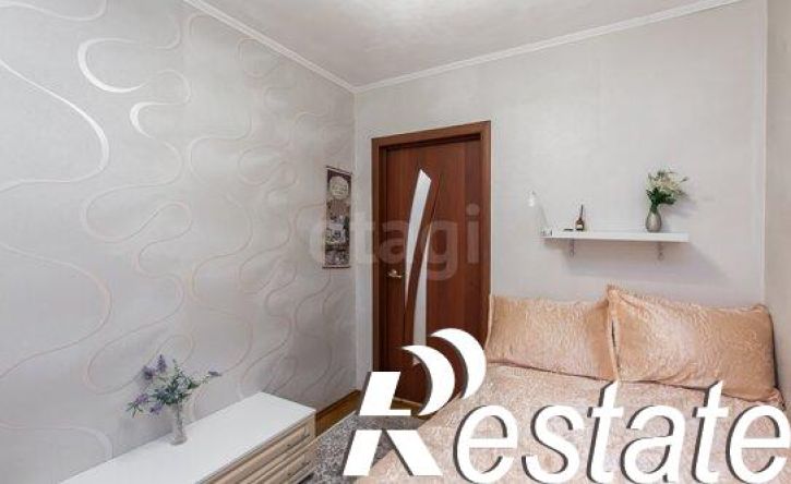 4-комн квартира улица Антона Петрова, 152,  д. 152
