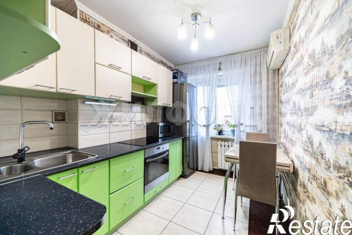 2-комн квартира Чудненко улица, д.83