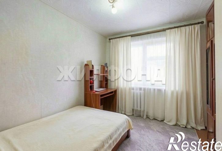 3-комн квартира Антона Петрова улица, д.134