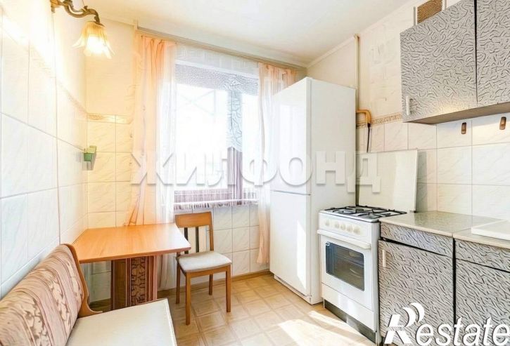 3-комн квартира Антона Петрова улица, д.134
